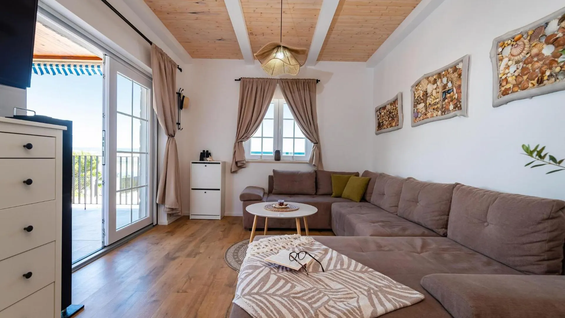 Gorgeous Home In Rovanjska With House Sea View