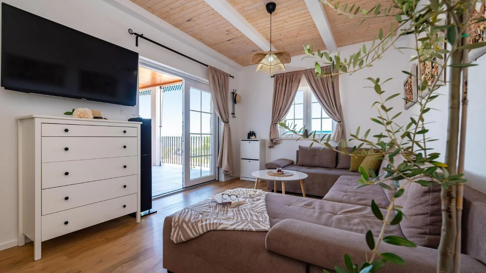 Casa vacanze Gorgeous Home In Rovanjska With House Sea View Croazia