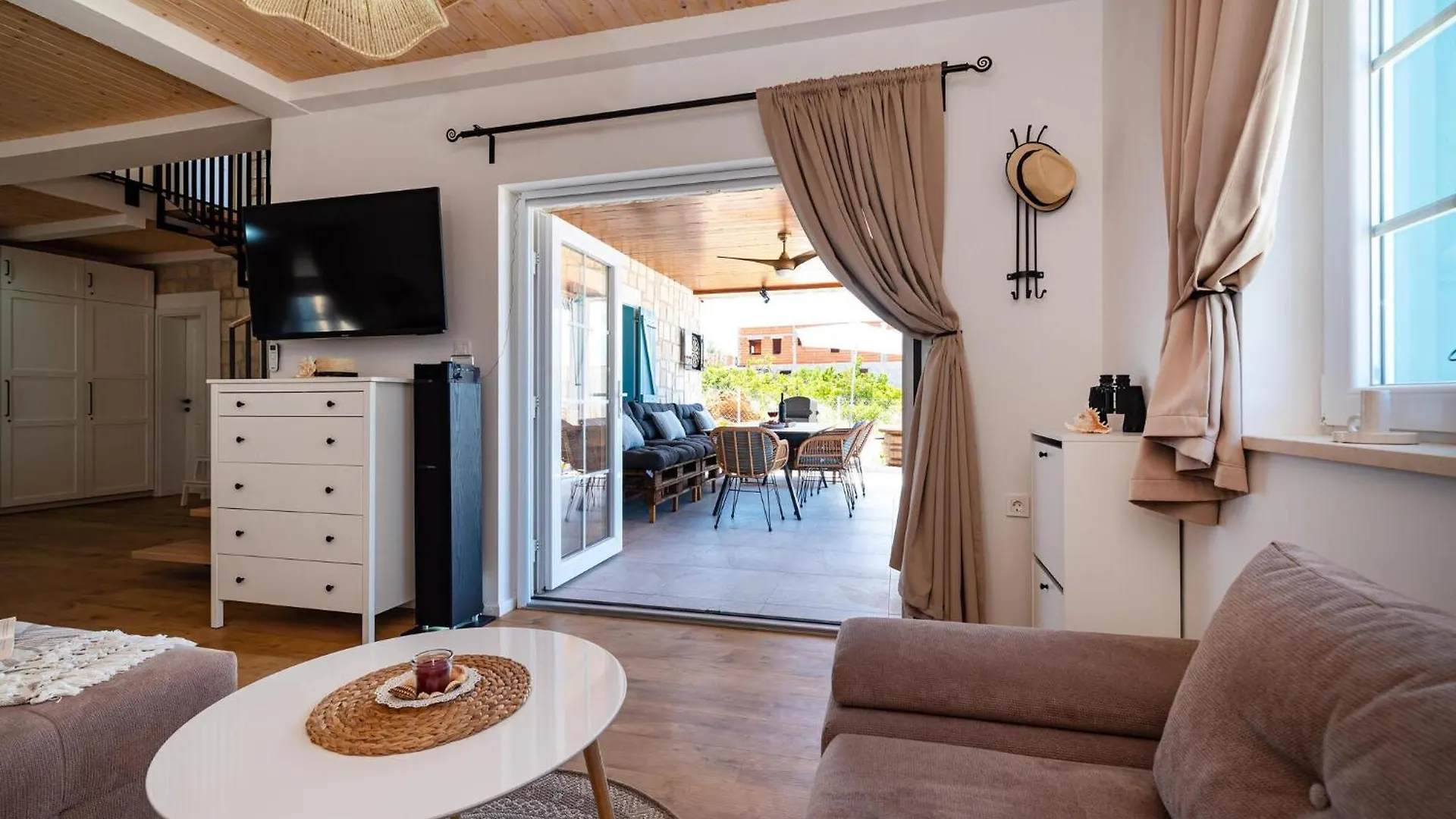 Gorgeous Home In Rovanjska With House Sea View Holiday home