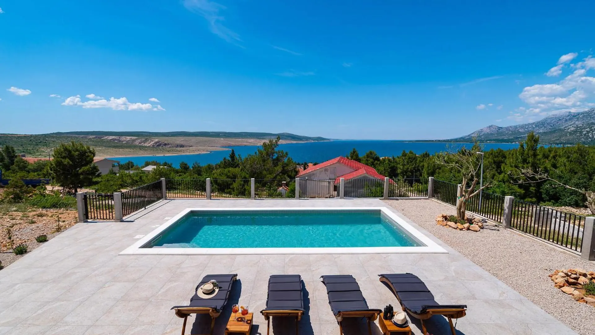 Gorgeous Home In Rovanjska With House Sea View contacts